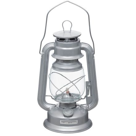 Lampe tempète à pétrole